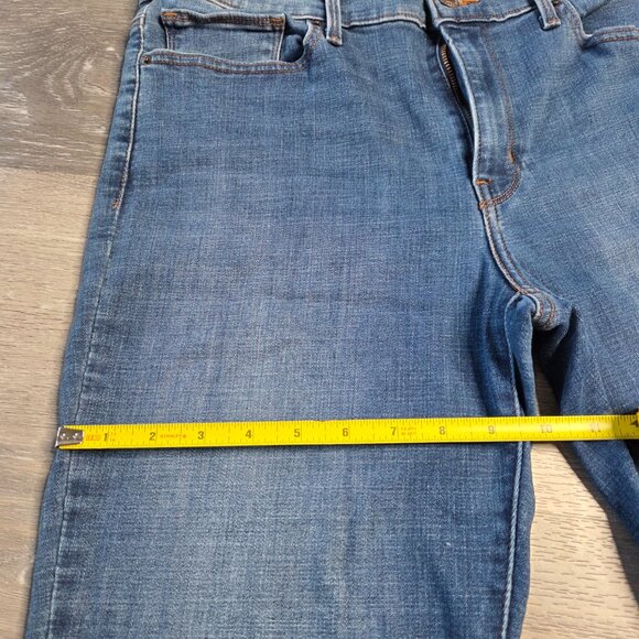 Women’s Levi’s Slimming Boot Cut Jeans – Dark Wash – Size 33x32 - Picture 11 of 13